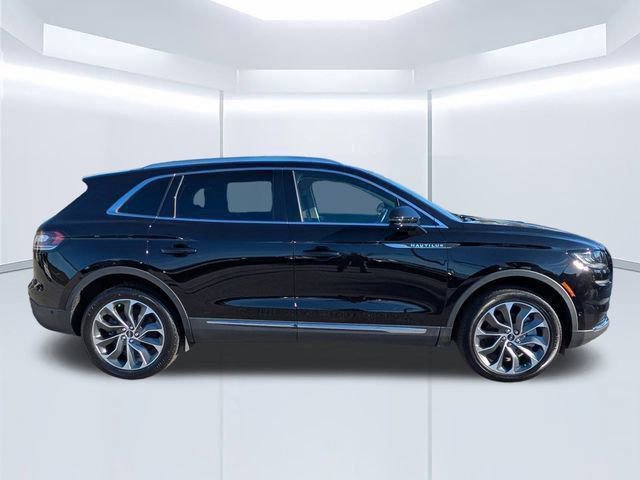 Used 2023 Lincoln Nautilus Reserve w/ Equipment Group 201A AWD/4WD image 3