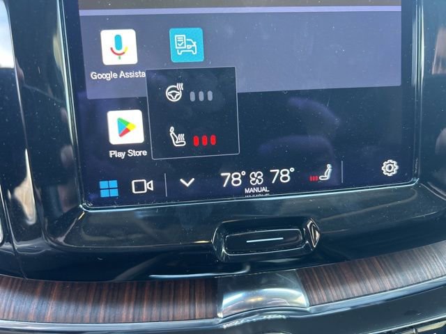 Used 2023 Volvo XC60 B5 Plus image 23