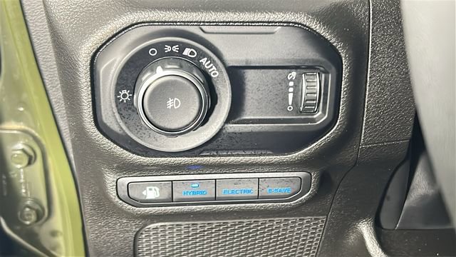 Used 2023 Jeep Wrangler Unlimited w/ 8.4" Radio Group AWD/4WD image 19