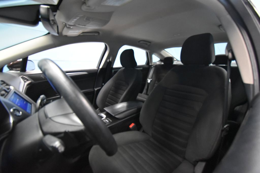 Used 2019 Ford Fusion SE image 24