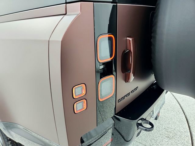 New 2026 Land Rover Defender 130 X-Dynamic SE image 27