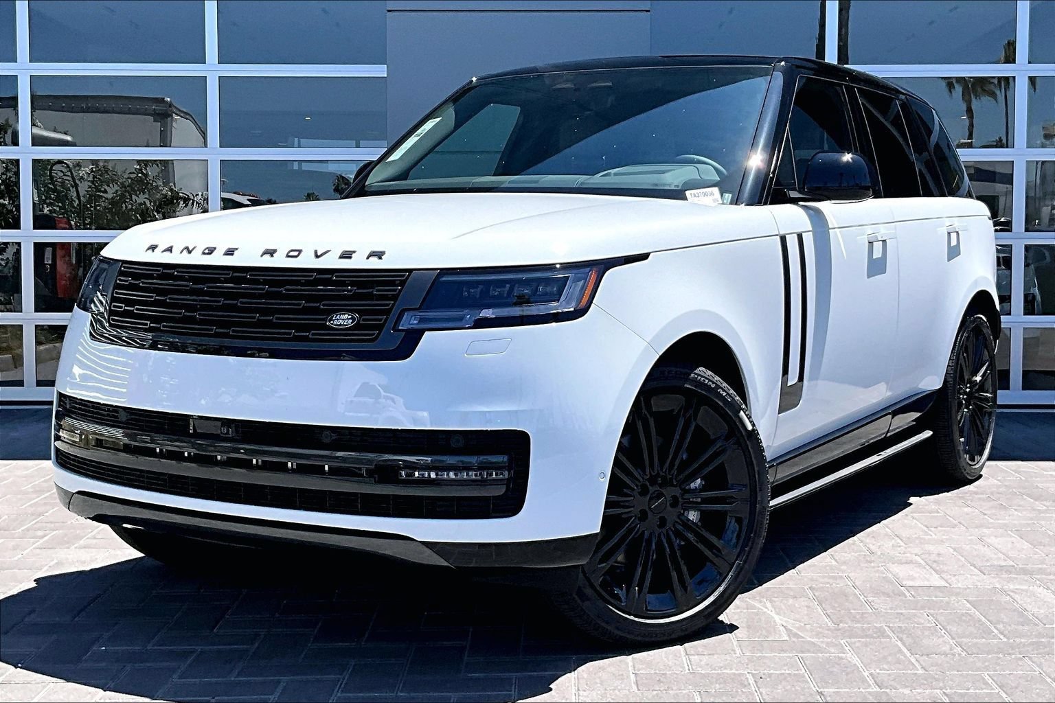 New 2026 Land Rover Range Rover SE AWD/4WD image 1