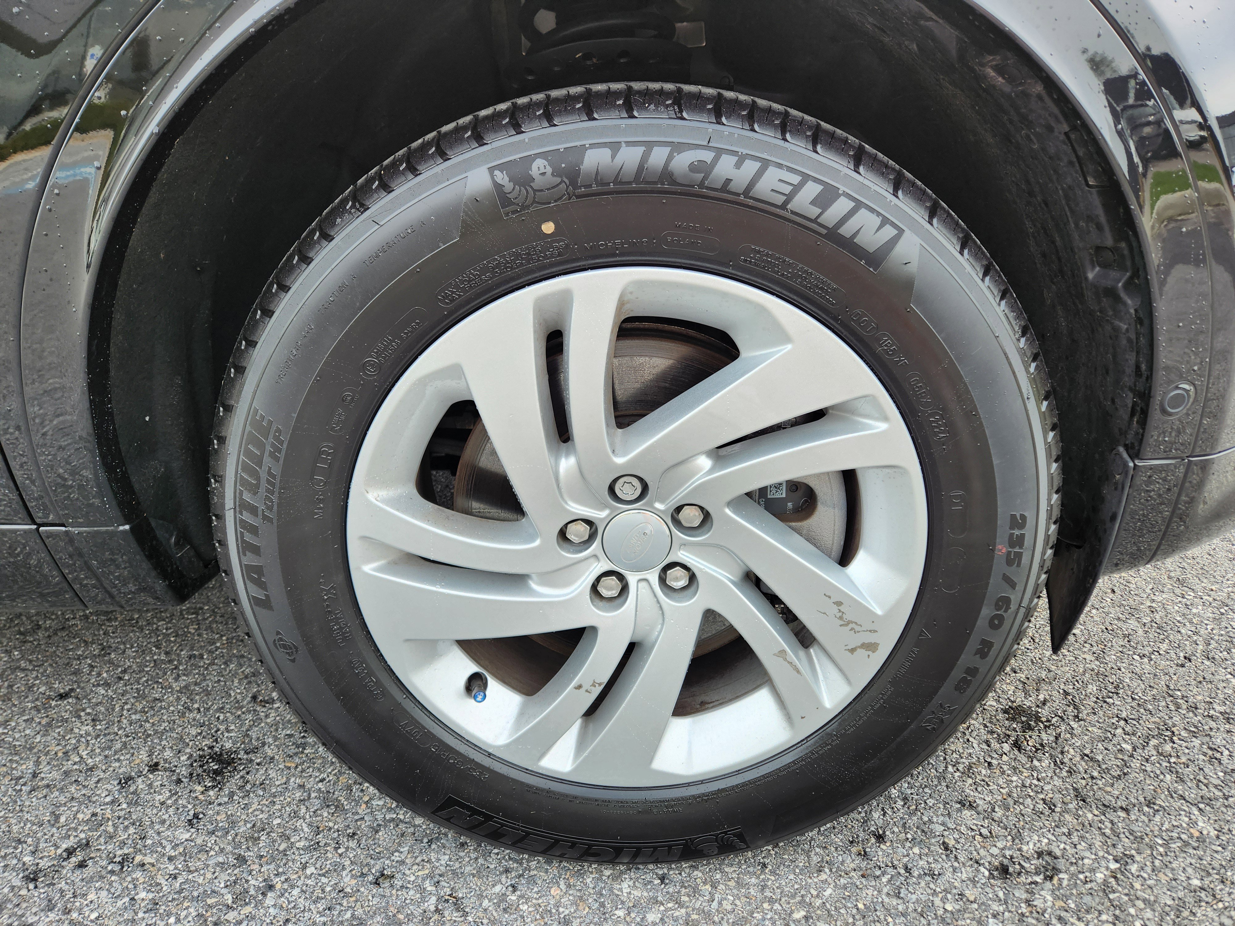 Certified 2025 Land Rover Discovery Sport S image 7