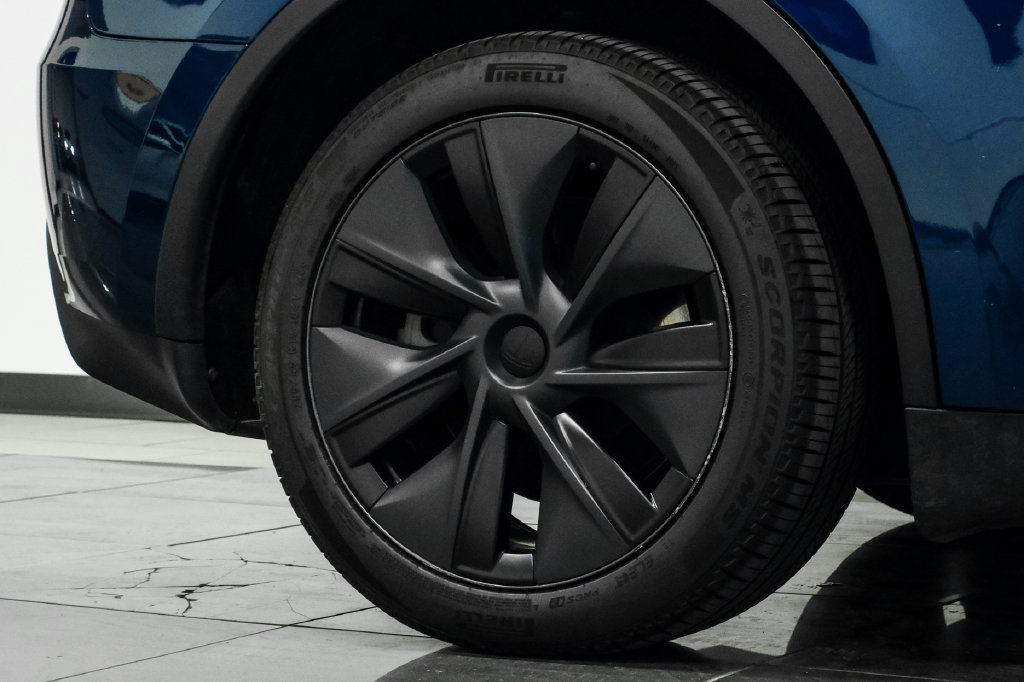 Used 2024 Tesla Model Y Long Range AWD/4WD image 49