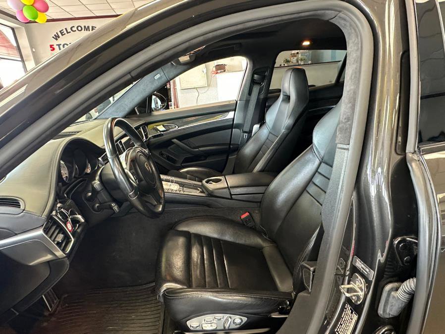 Used 2016 Porsche Panamera GTS image 22