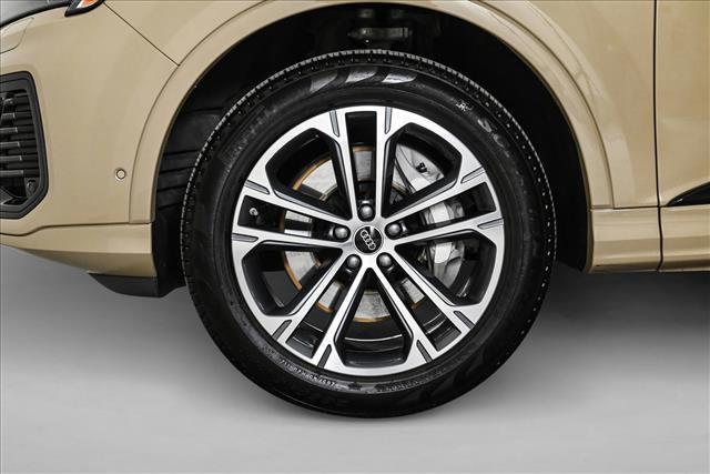 Certified 2025 Audi Q7 2.0T Premium Plus image 26