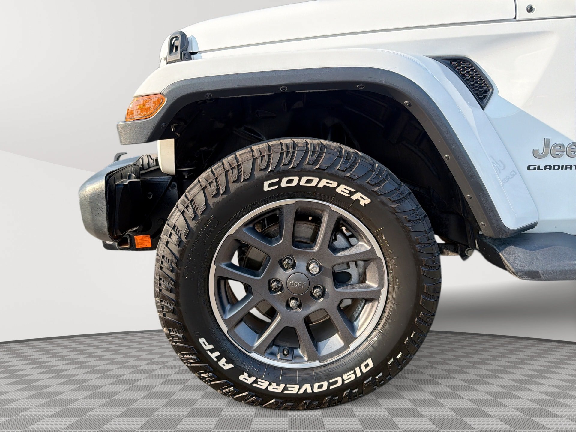 Used 2020 Jeep Gladiator Overland AWD/4WD image 7
