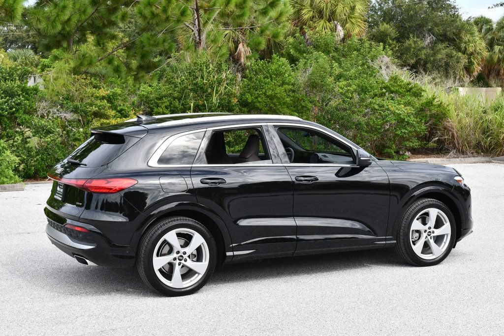 Used 2025 Audi Q5 Prestige AWD/4WD image 6