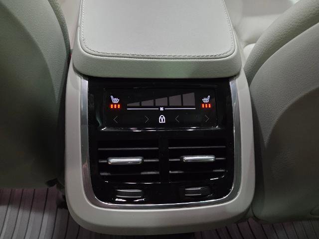 Used 2024 Volvo XC90 B6 Plus w/ Protection Package Premier image 18