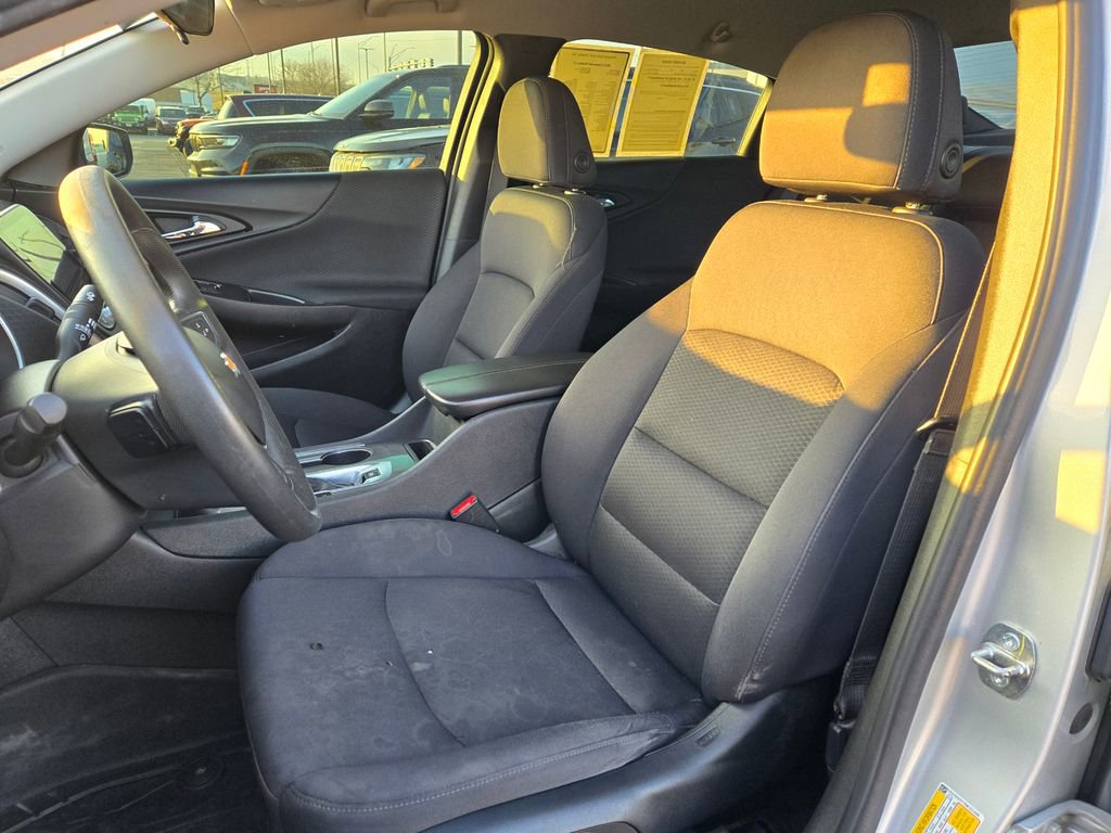 Used 2022 Chevrolet Malibu LT image 16