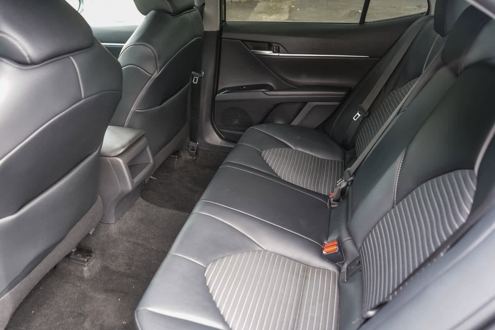 Used 2020 Toyota Camry SE image 17