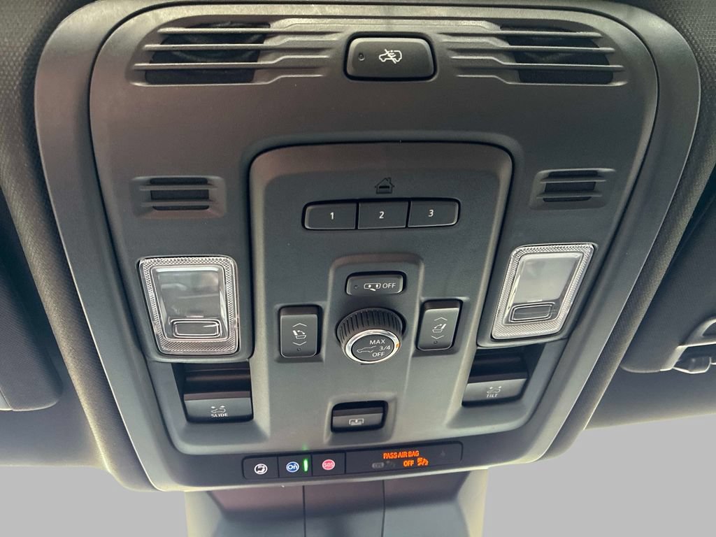 Used 2024 Cadillac Escalade Premium Luxury w/ Performance Package AWD/4WD image 45