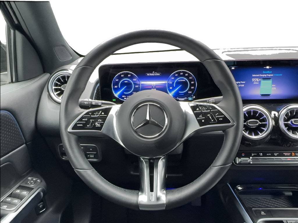 Used 2024 Mercedes-Benz EQB 300 4MATIC image 35