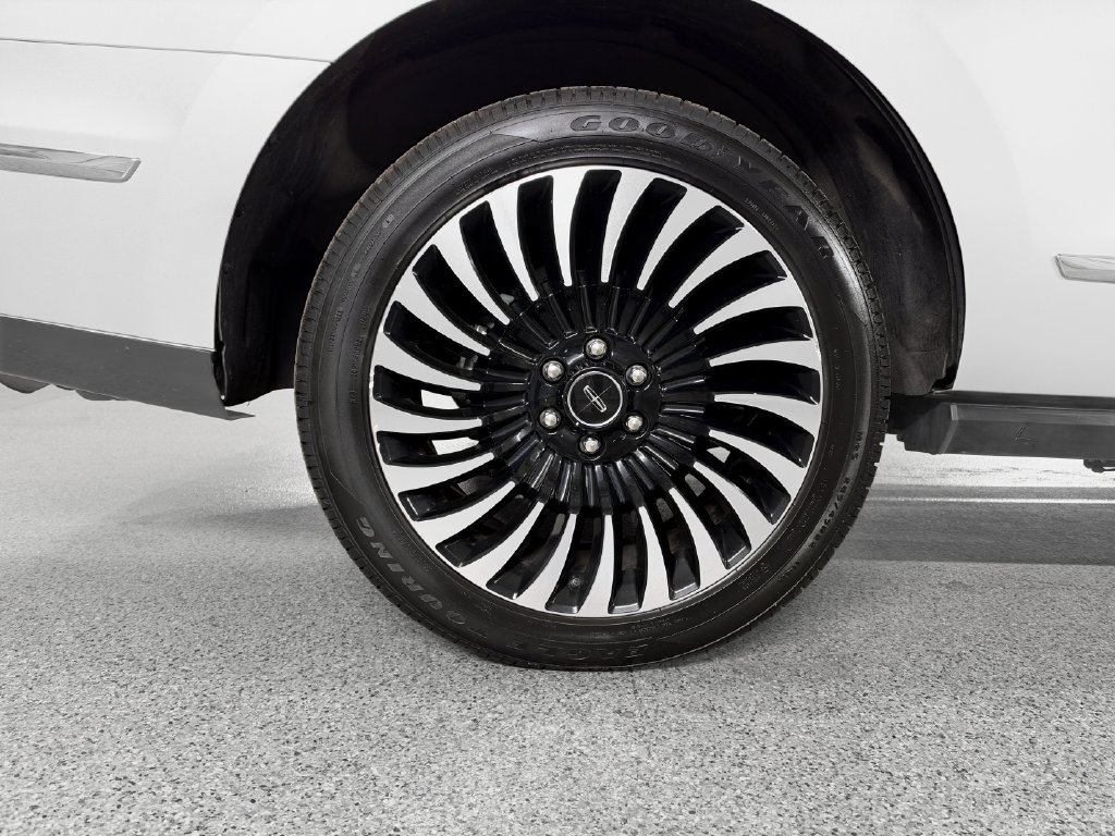 Used 2019 Lincoln Navigator Black Label w/ Cargo Package AWD/4WD image 8