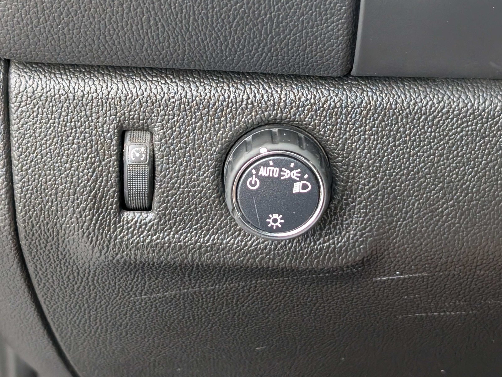 Used 2022 Chevrolet Colorado LT w/ Fleet Safety Package RWD image 21