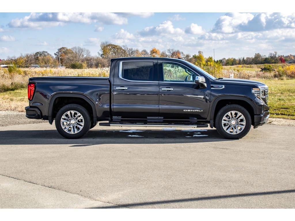 Used 2024 GMC Sierra 1500 Denali image 2