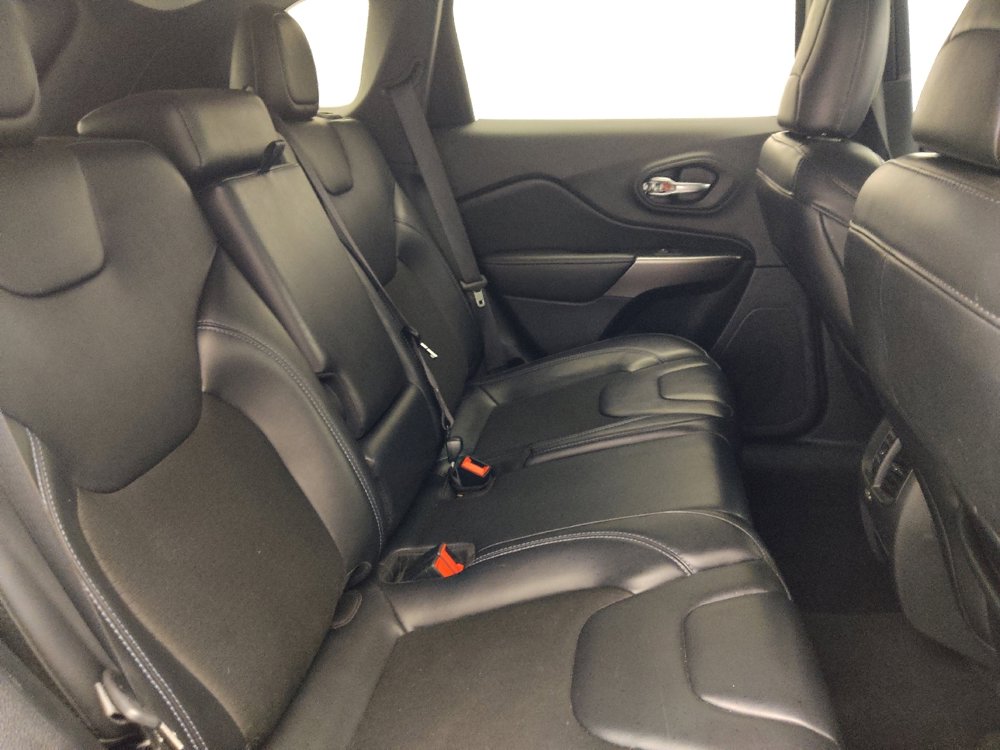 Used 2020 Jeep Cherokee Latitude Plus image 19
