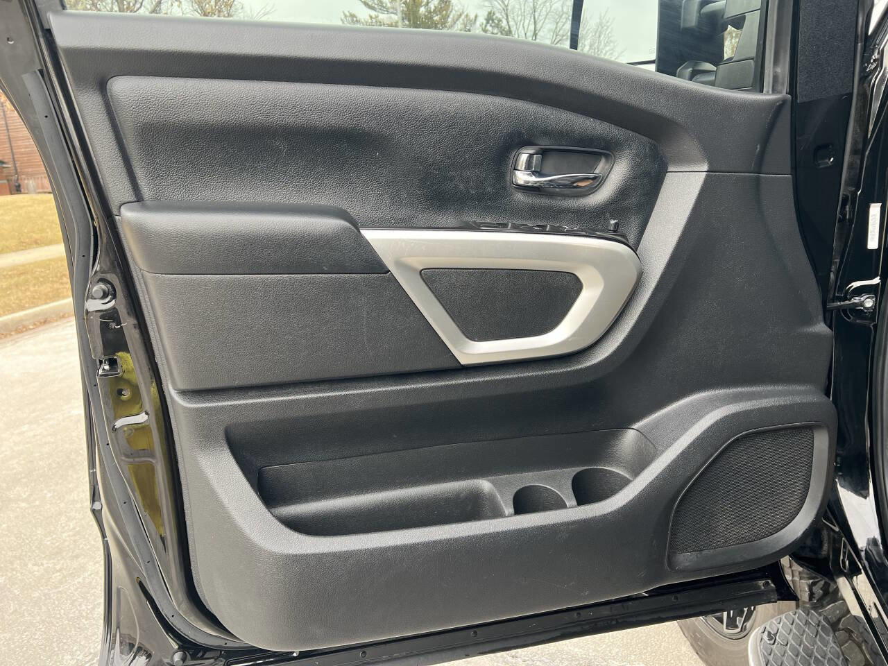 Used 2020 Nissan Titan SV w/ SV Convenience Package AWD/4WD image 16