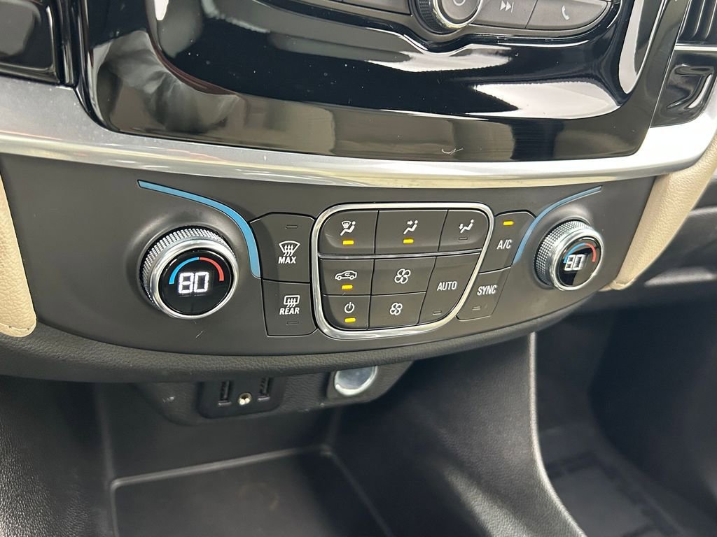 Used 2022 Chevrolet Traverse LS image 22