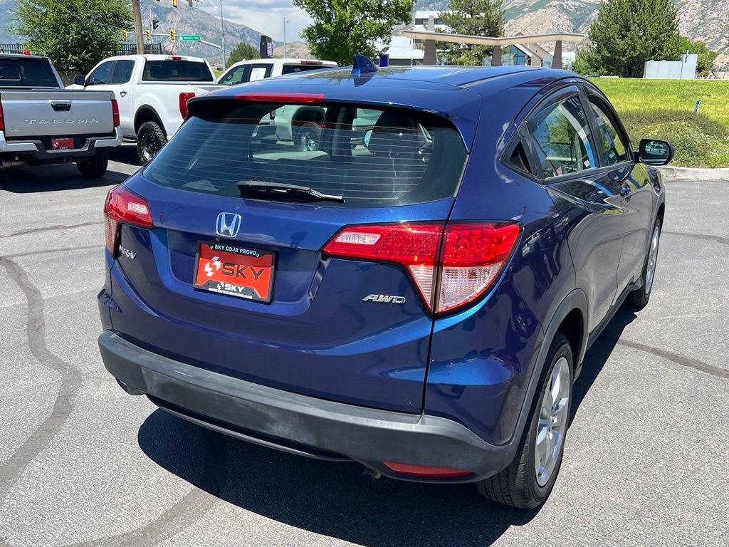 Used 2017 Honda HR-V LX image 9