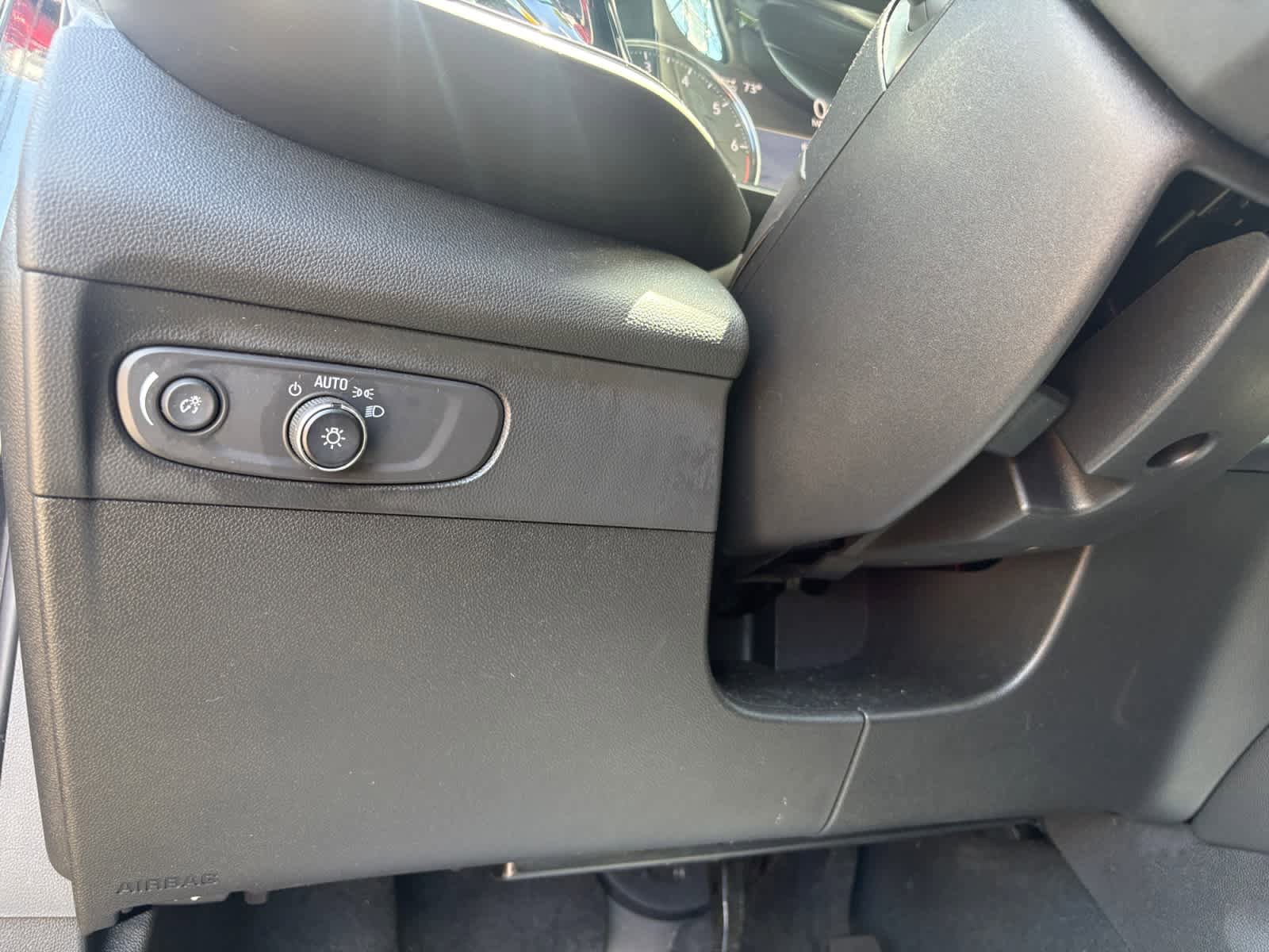Used 2021 Buick Envision Essence AWD/4WD image 39