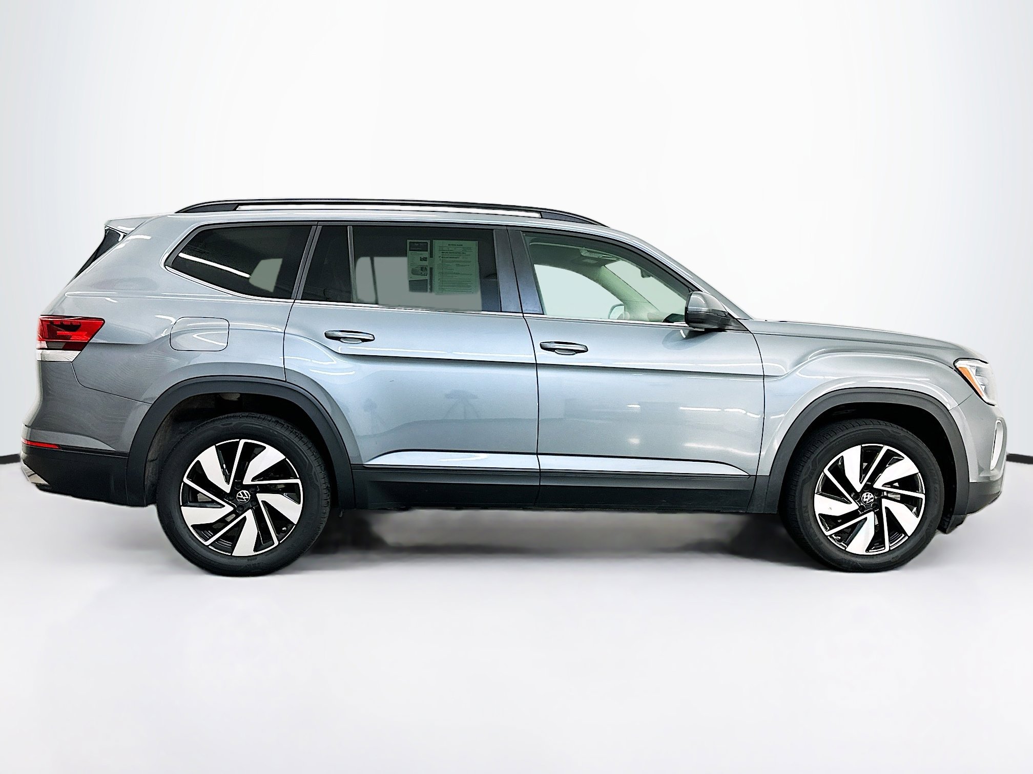 Used 2024 Volkswagen Atlas SE image 10