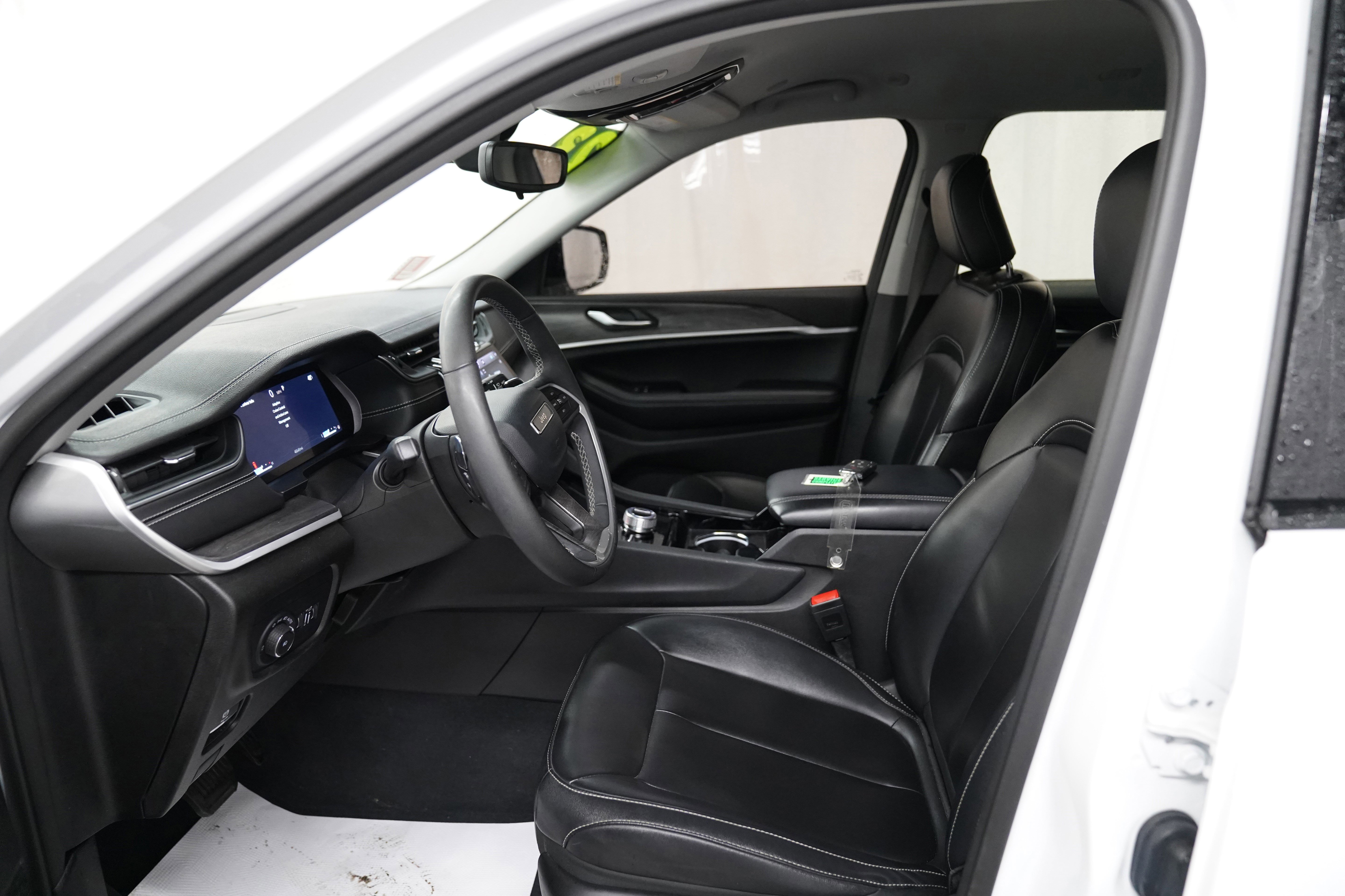 Certified 2023 Jeep Grand Cherokee L Limited AWD/4WD video 4