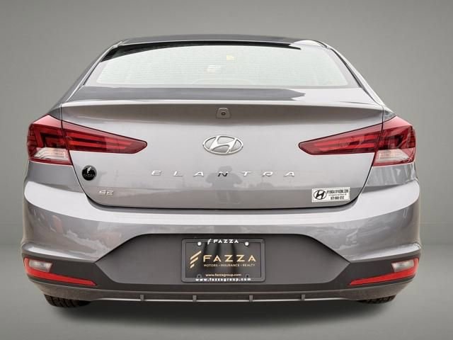 Used 2019 Hyundai Elantra SE w/ Cargo Package FWD image 4