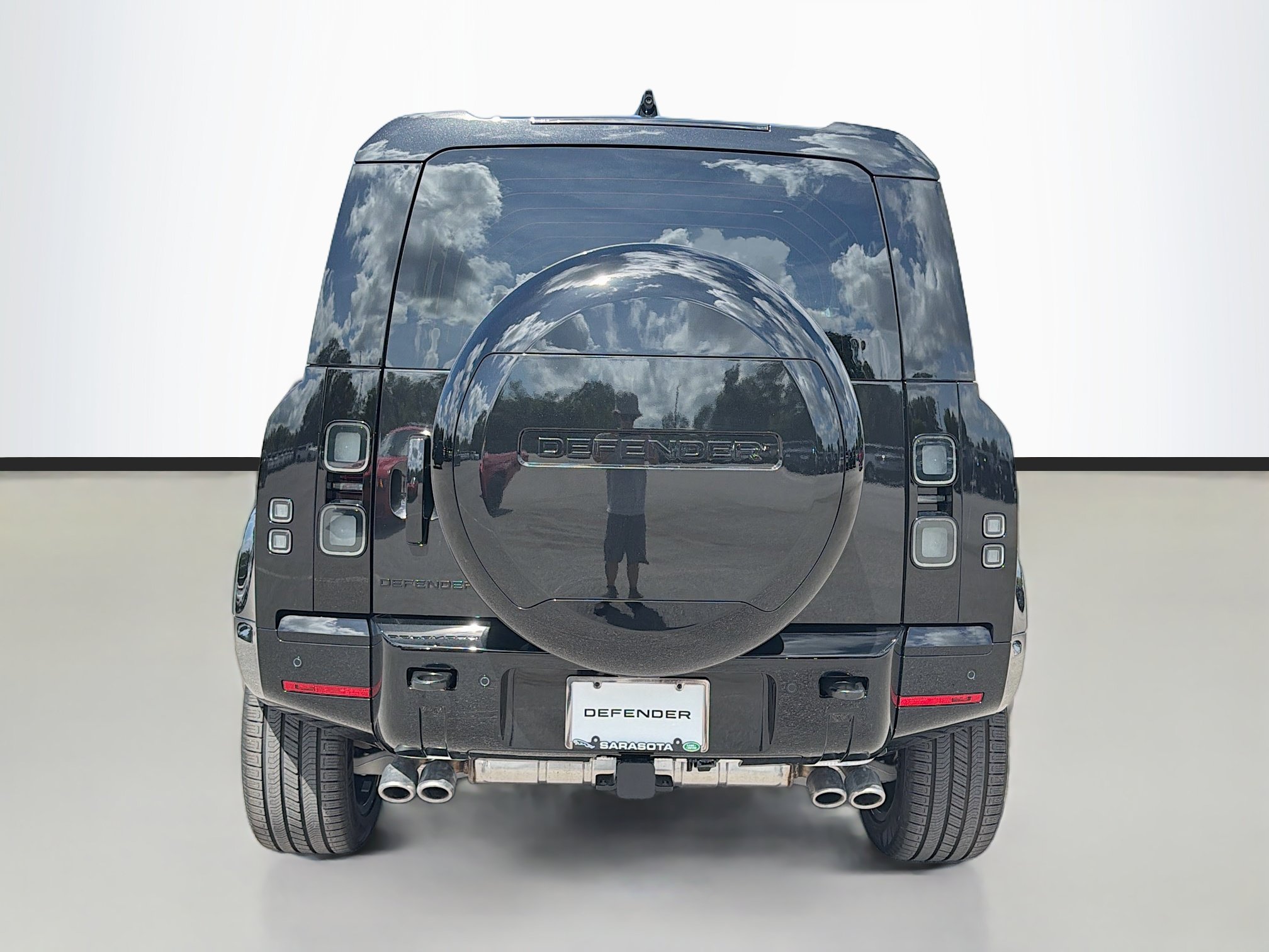 New 2026 Land Rover Defender 90 V8 AWD/4WD image 4