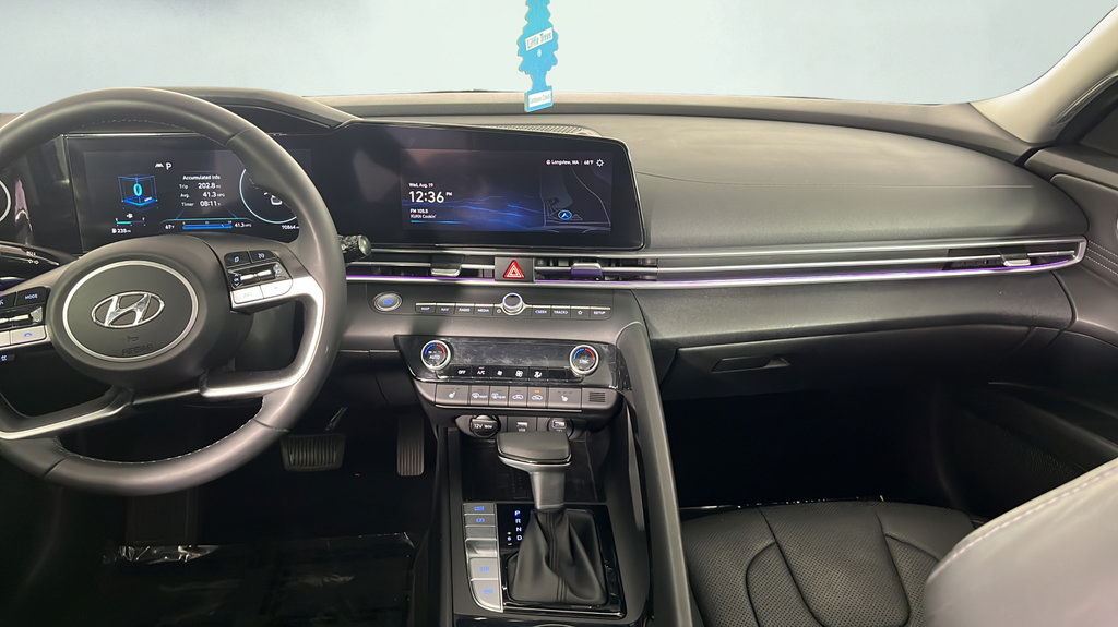 Used 2022 Hyundai Elantra Limited w/ Cargo Package FWD image 17
