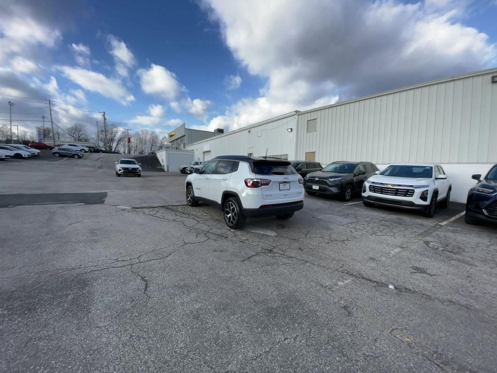 Used 2025 Jeep Compass Limited image 16