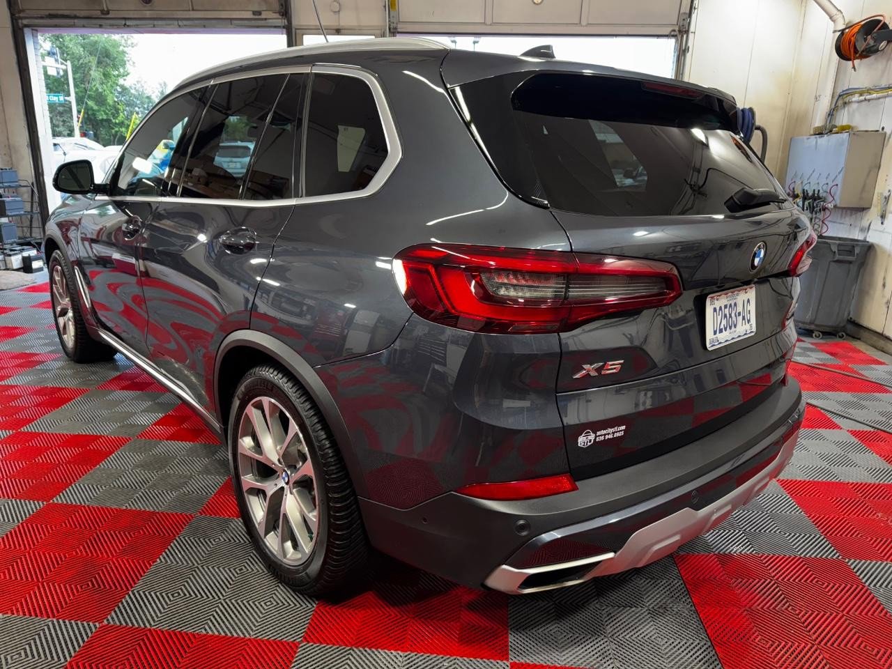 Used 2020 BMW X5 xDrive40i w/ Premium Package image 5