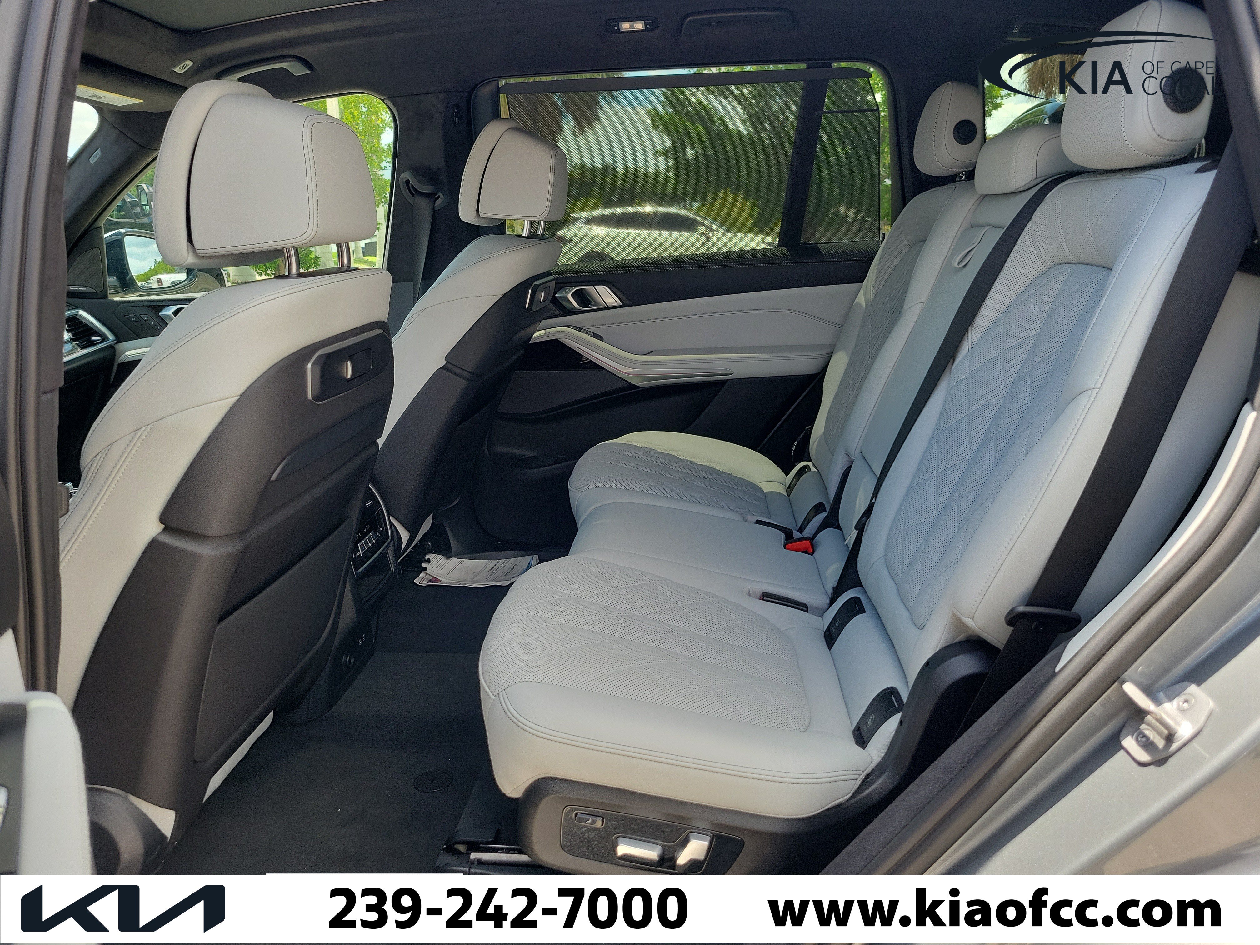 Used 2023 BMW X7 xDrive40i w/ Executive Package AWD/4WD image 16
