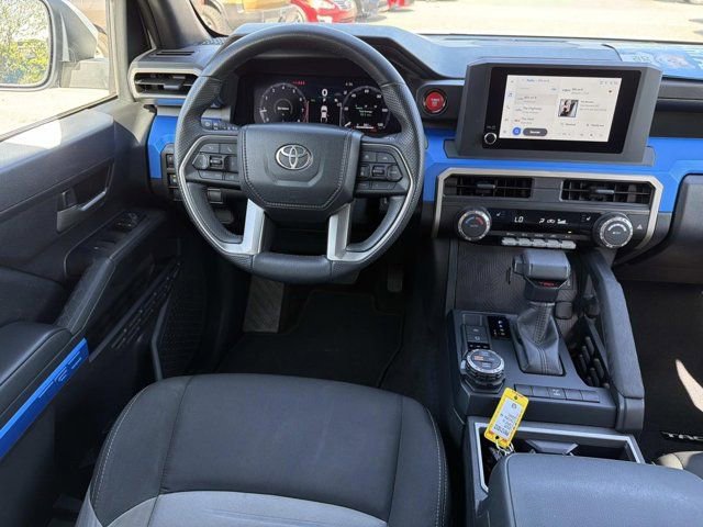 Certified 2025 Toyota Tacoma TRD Off-Road AWD/4WD image 21