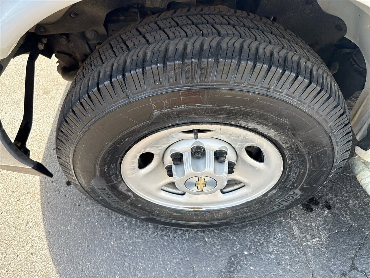 Used 2024 Chevrolet Express 2500 w/ Driver Convenience Package image 11