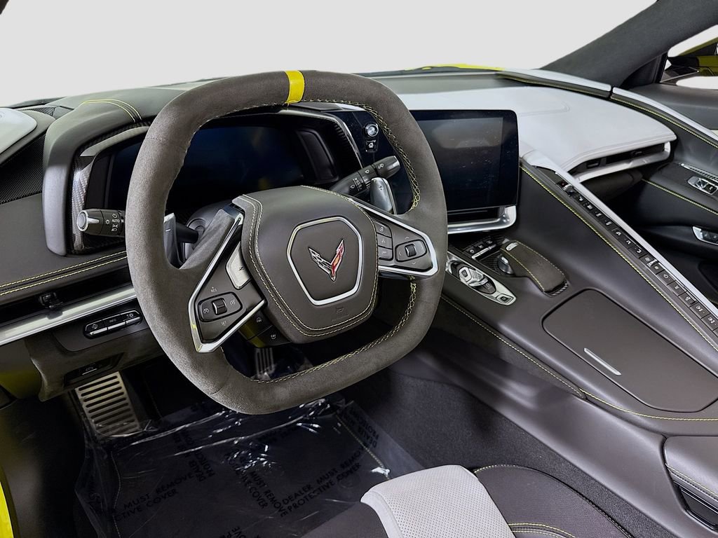 Used 2021 Chevrolet Corvette Stingray Premium Conv w/ Z51 Performance Package image 9