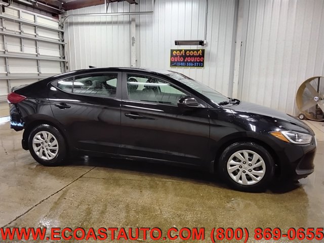 Used 2017 Hyundai Elantra SE image 2