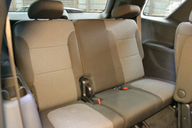 Used 2023 Chevrolet Traverse LT image 16