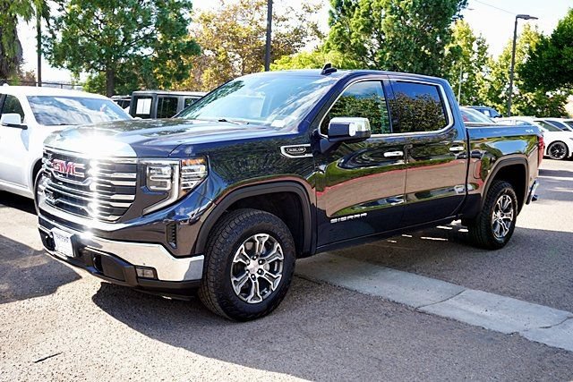 Used 2025 GMC Sierra 1500 SLT AWD/4WD image 9