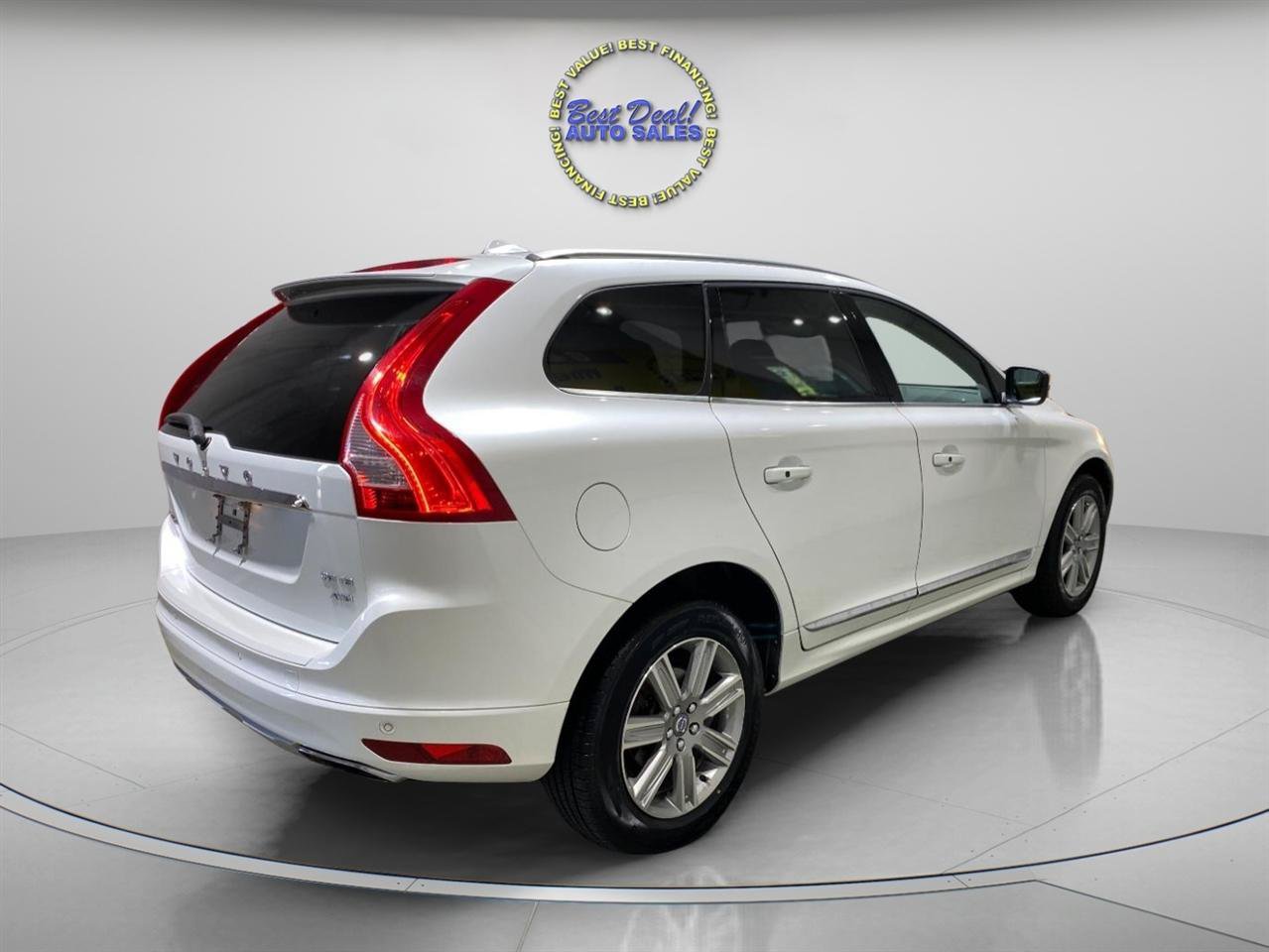 Used 2016 Volvo XC60 T6 AWD/4WD image 4