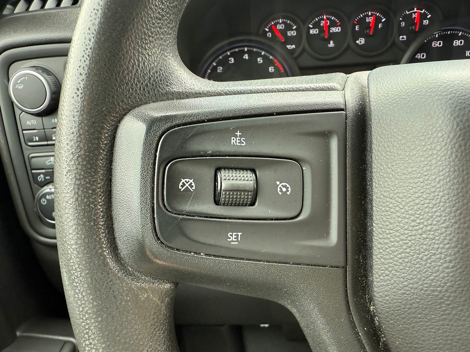 Used 2022 Chevrolet Silverado 1500 Custom image 31