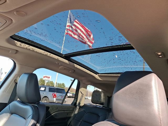 Used 2023 Lincoln Aviator AWD w/ Premium Package image 14