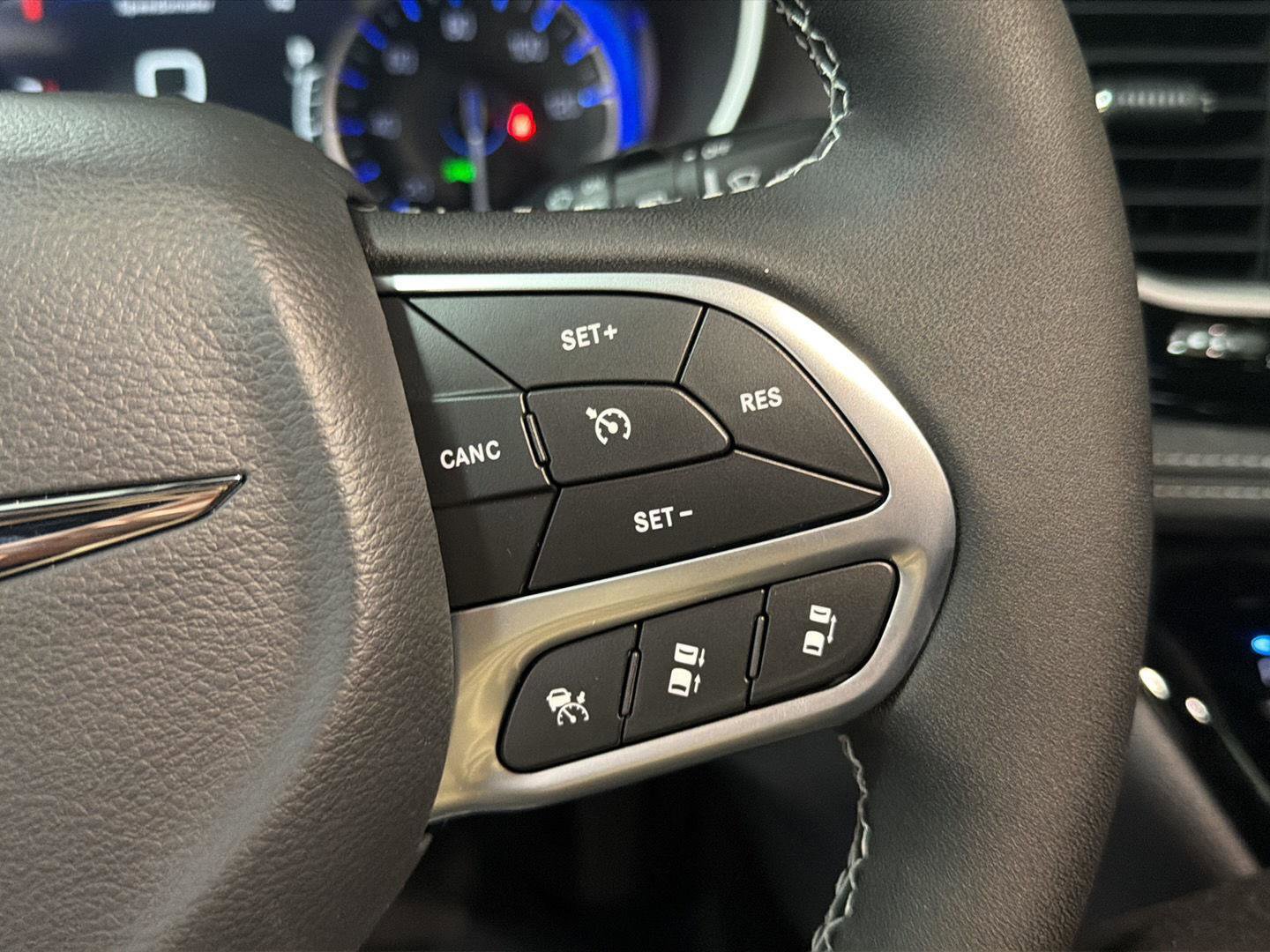 New 2026 Chrysler Pacifica Select image 21