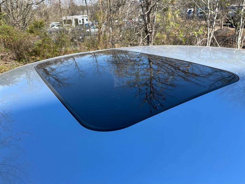 Used 2013 Lincoln MKZ image 76