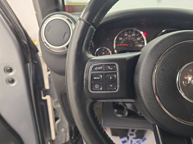 Used 2018 Jeep Wrangler Unlimited Sahara w/ Connectivity Group AWD/4WD image 28