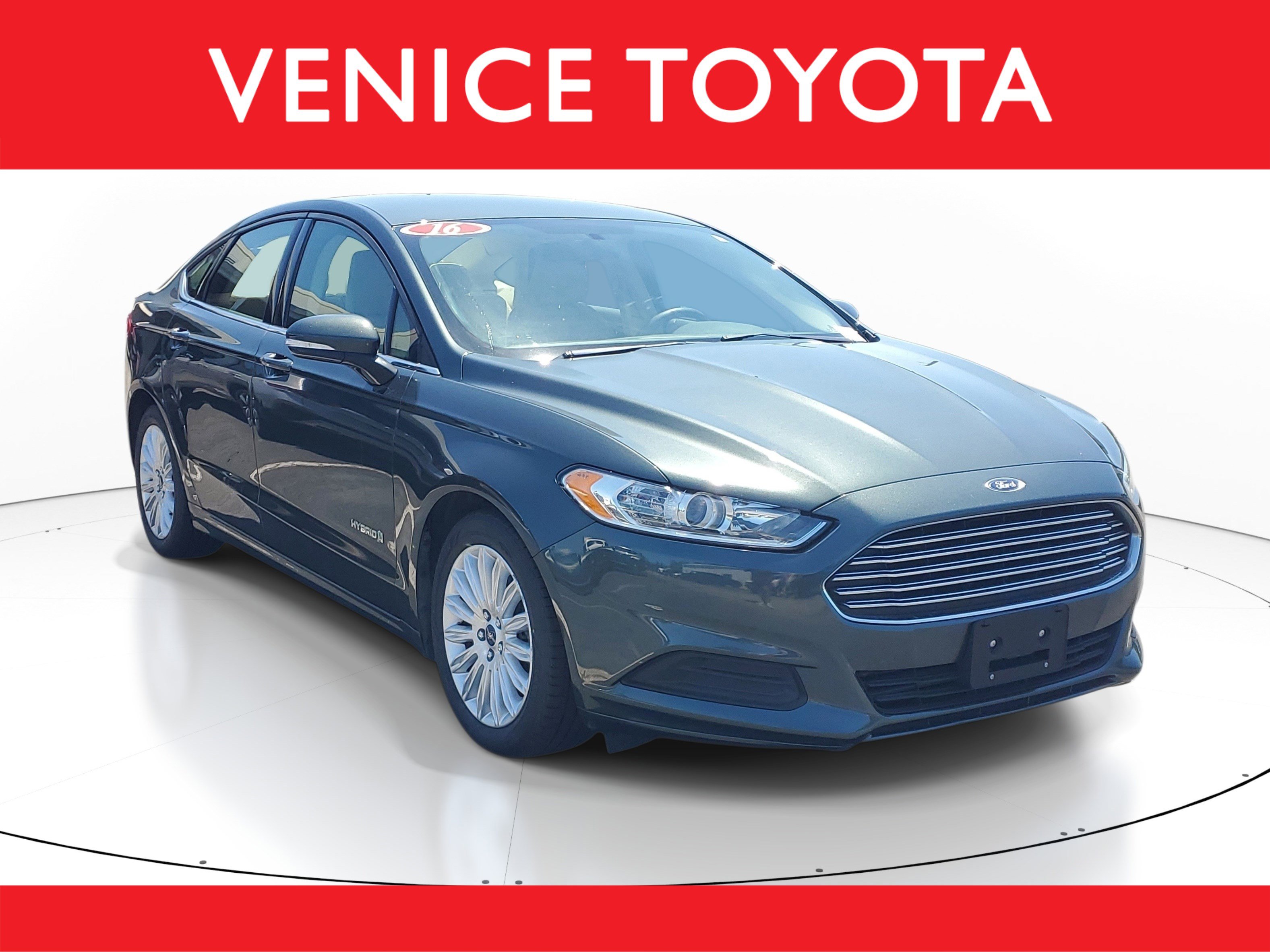 Used 2016 Ford Fusion SE FWD image 1