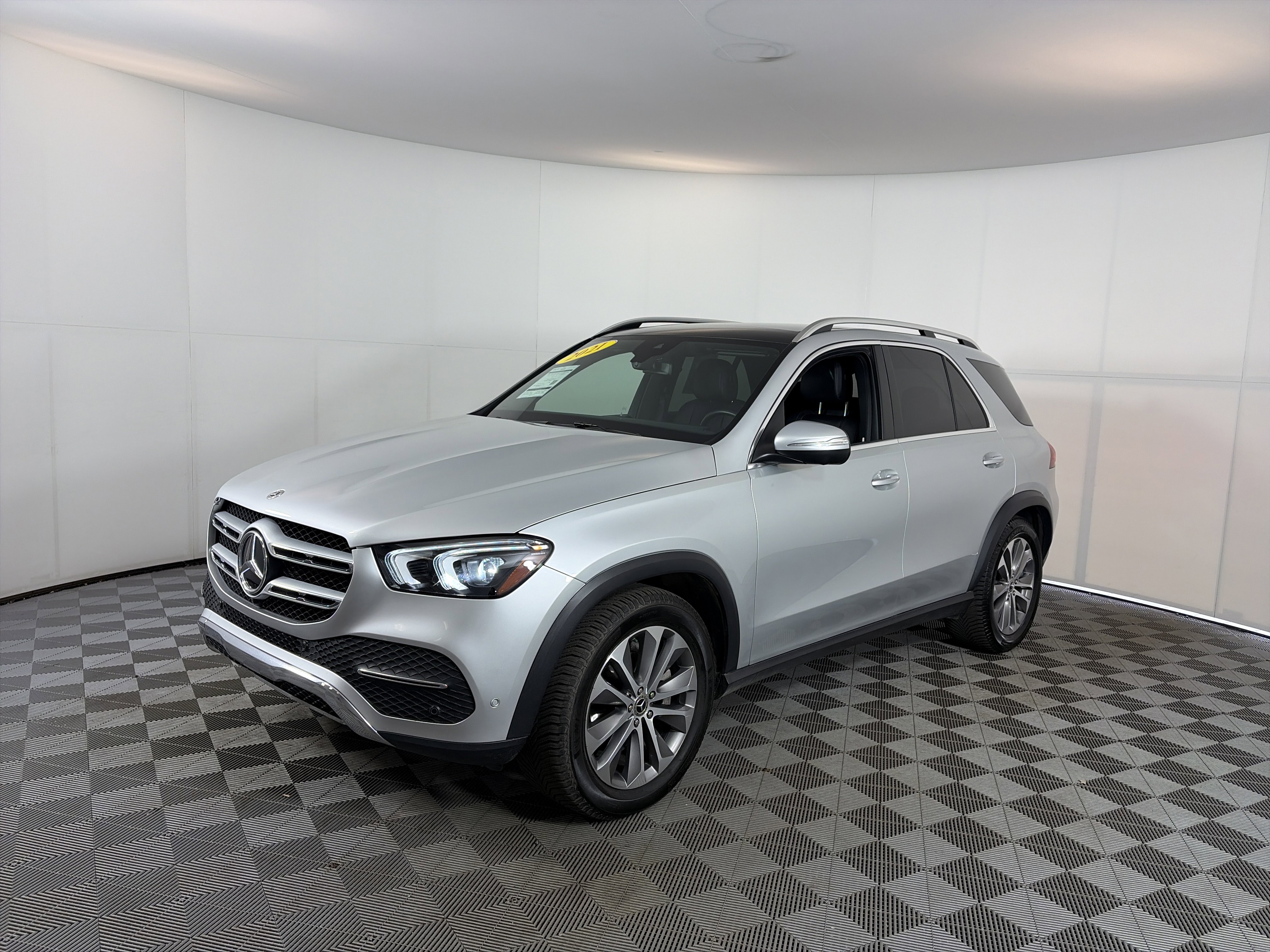 Certified 2021 Mercedes-Benz GLE 350 4MATIC image 2