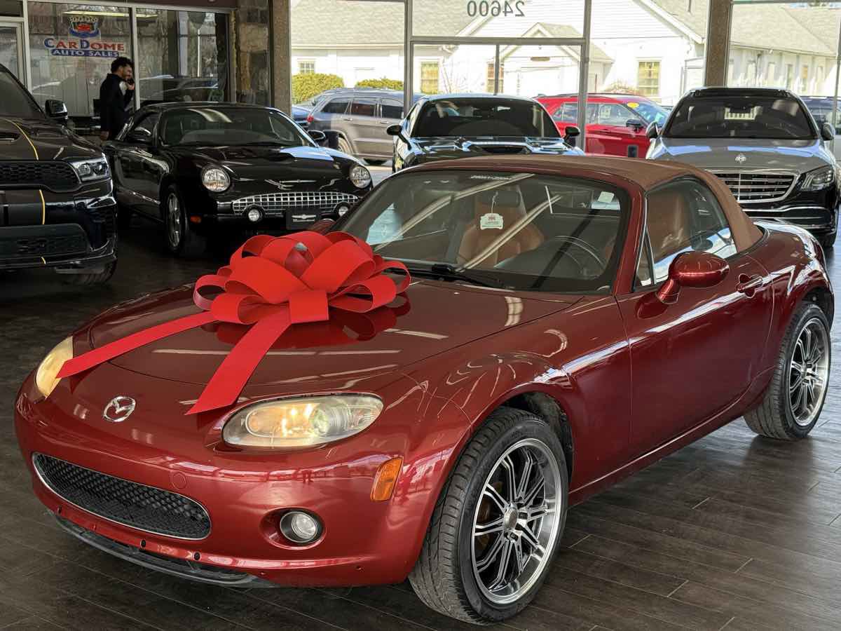 Used 2006 MAZDA MX-5 Miata Grand Touring w/ Premium Pkg RWD image 8