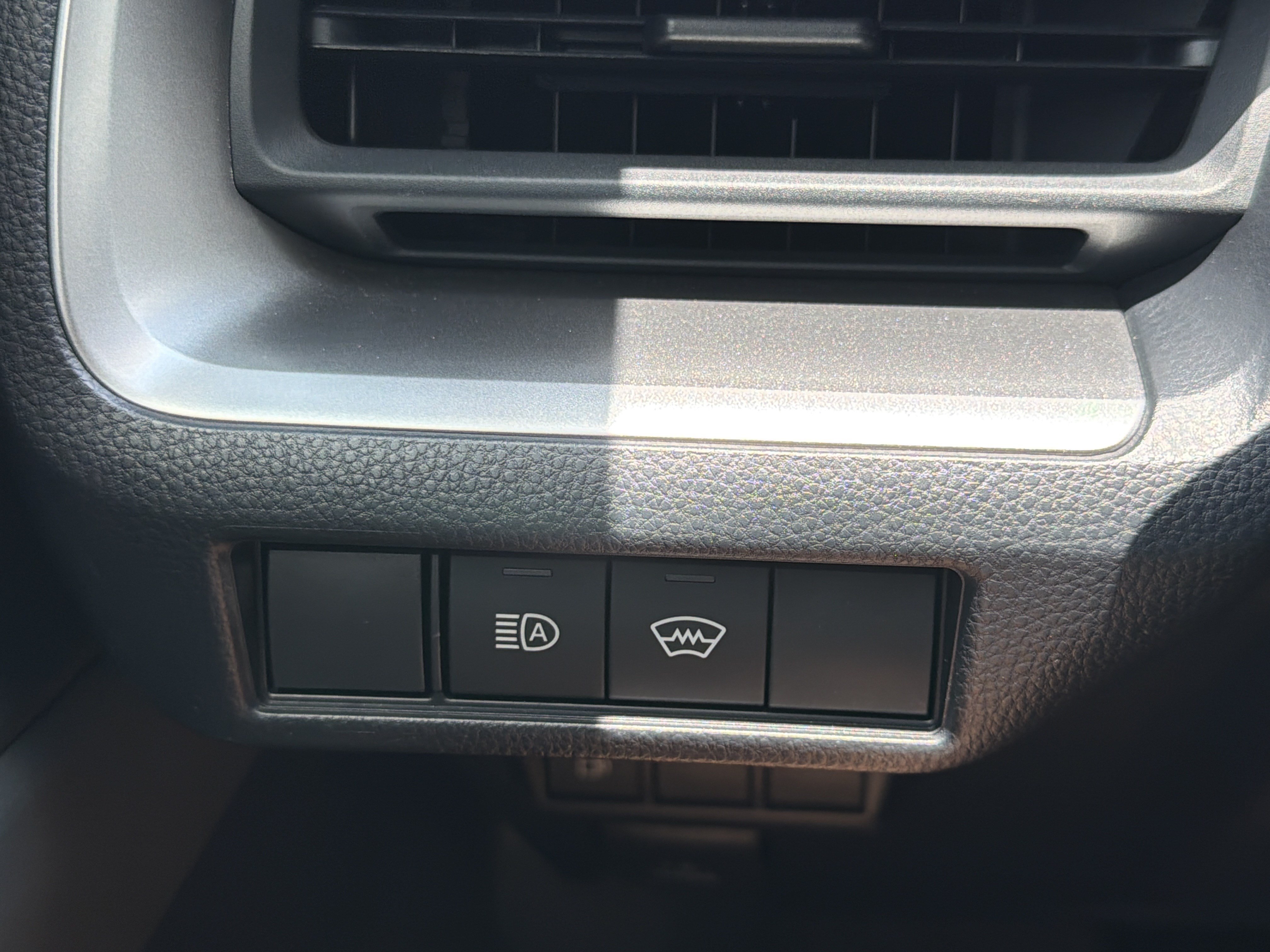 Certified 2025 Toyota Prius LE FWD image 13