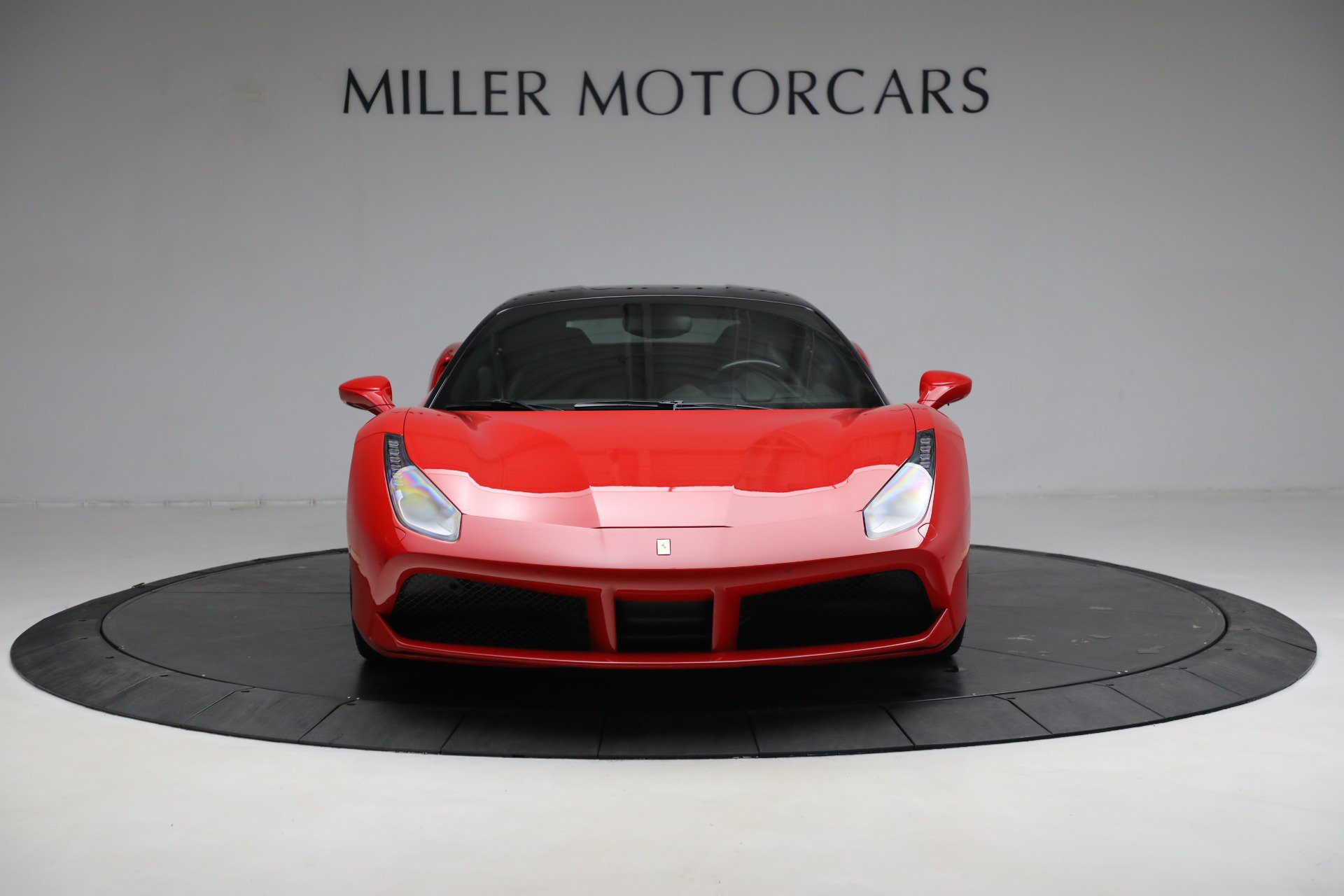 Certified 2018 Ferrari 488 GTB RWD image 12